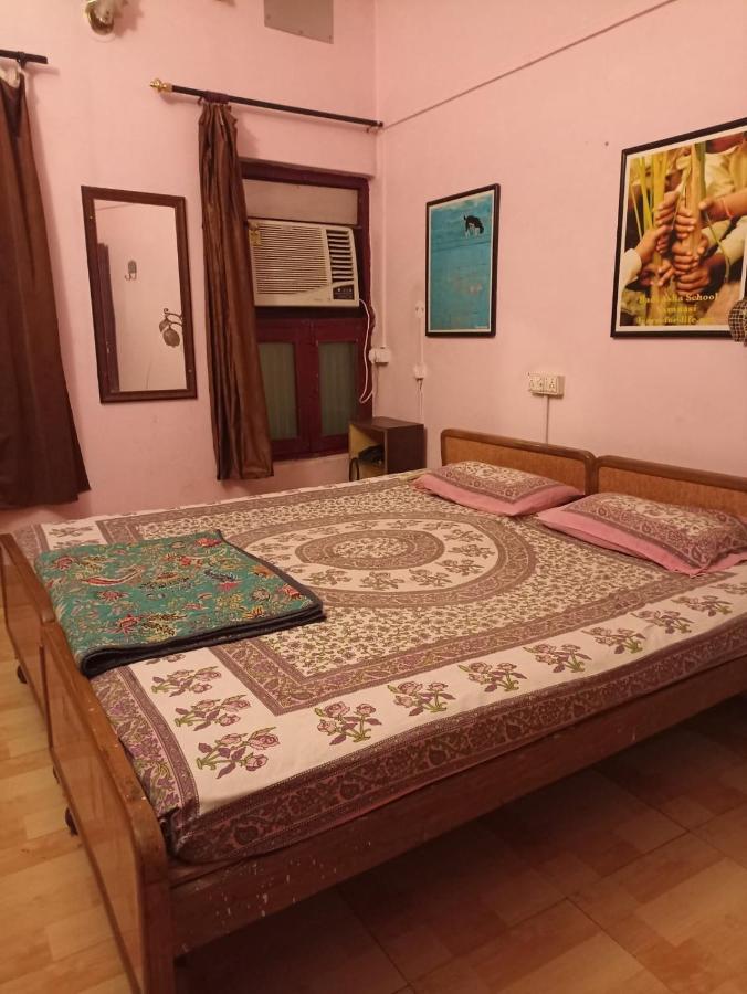 Brown Bread Bakery Guest House Varanasi Exterior foto